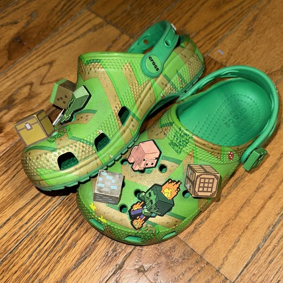 Minecraft Crocs - Picture 2 of 4